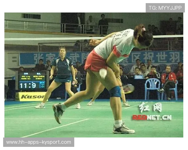 女双组合强化中后场追身球处理